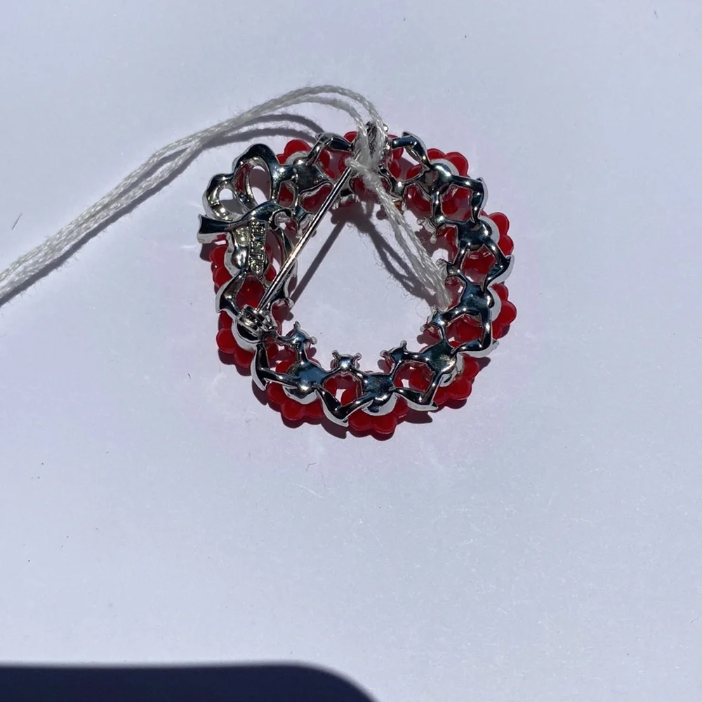 Vintage Lisner Red/Orange coral color brooch - Picture 3 of 5